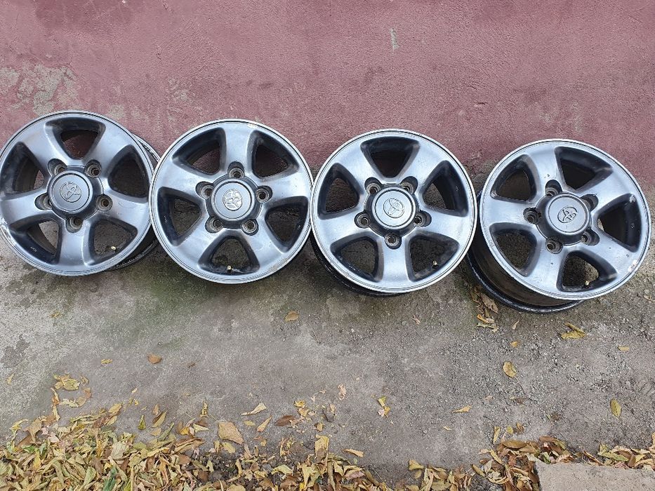 Оригинальный диск тайота R16