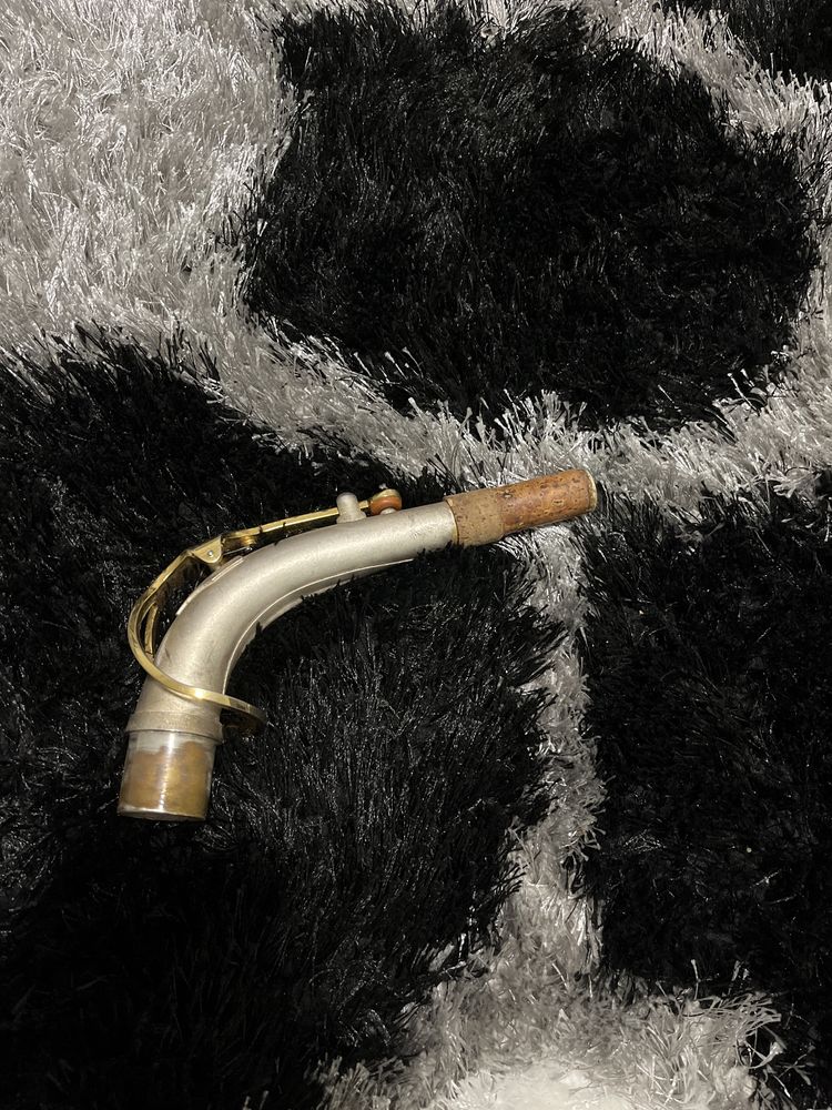 Vand saxofon 10 /10  ca si nou