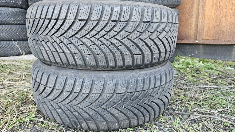 2бр като нови гуми 215 55 17 дот 23 семперит