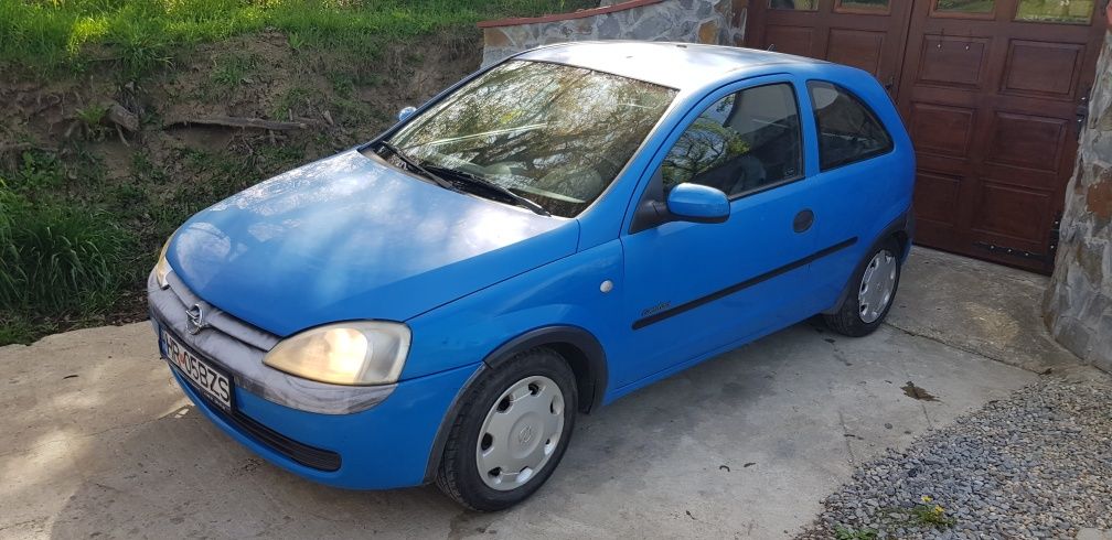 Opel Corsa C  2001