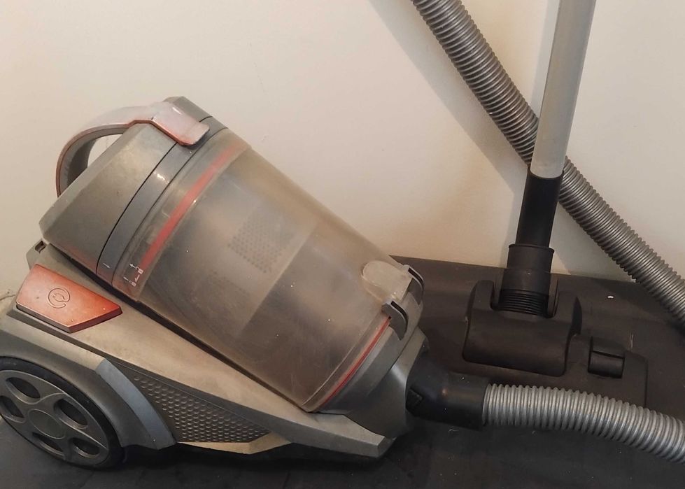 Прахосмукачка SAUBER 2000W