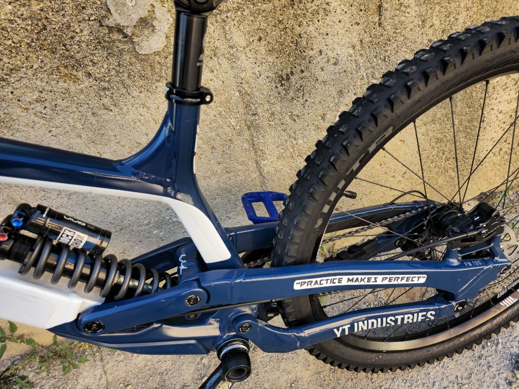 YT Tues 27.5 цола М размер Като нов 2020г. Въздушен Boxxer 1x7 Sram GX