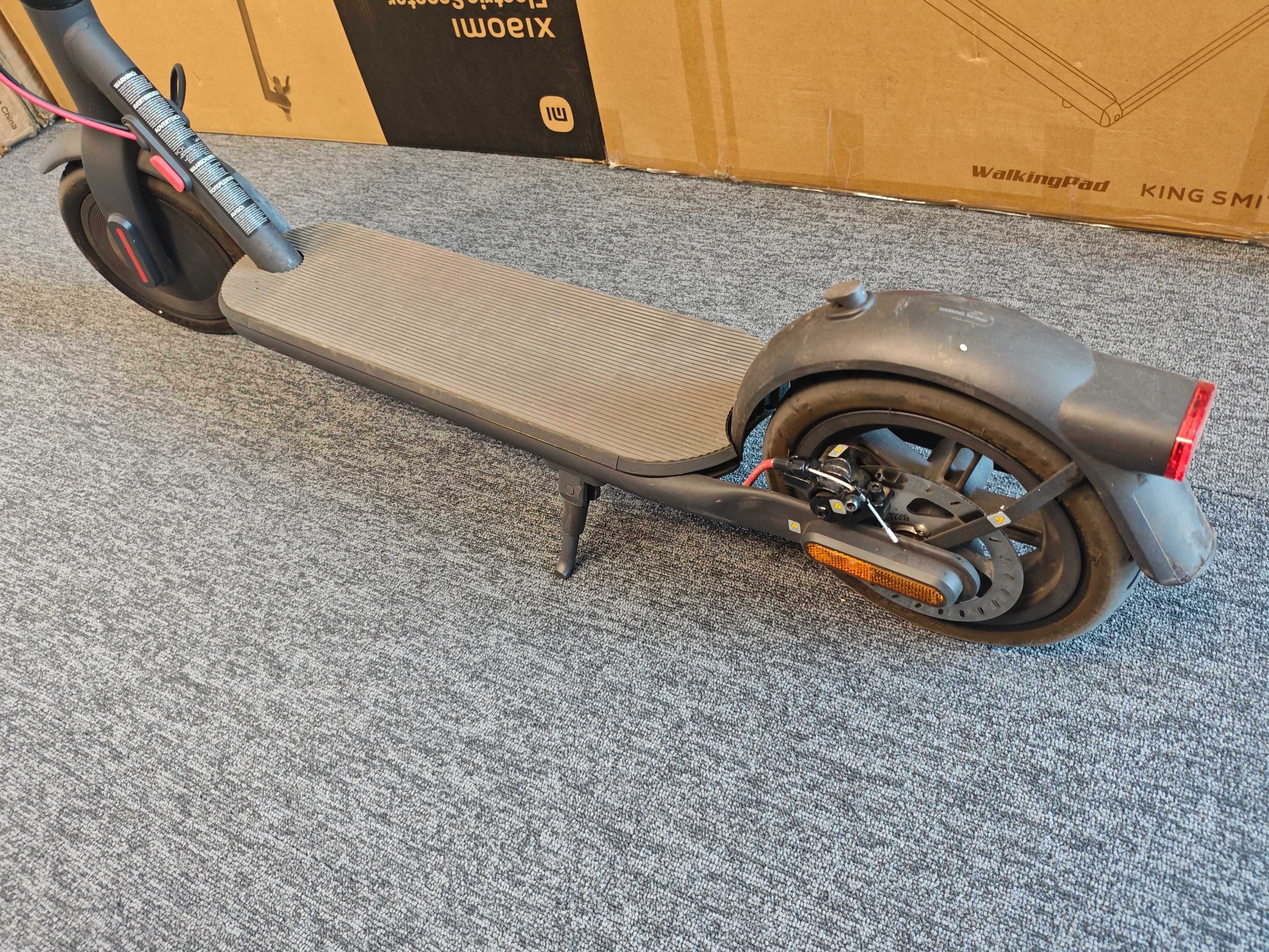 Xiaomi Mi Electric Scooter 4