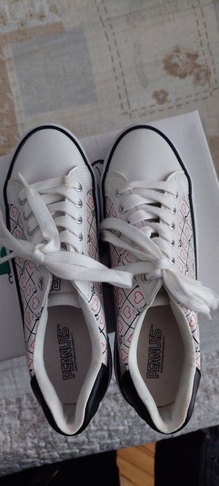 Чисто нови кецки Deichmann 36 номер