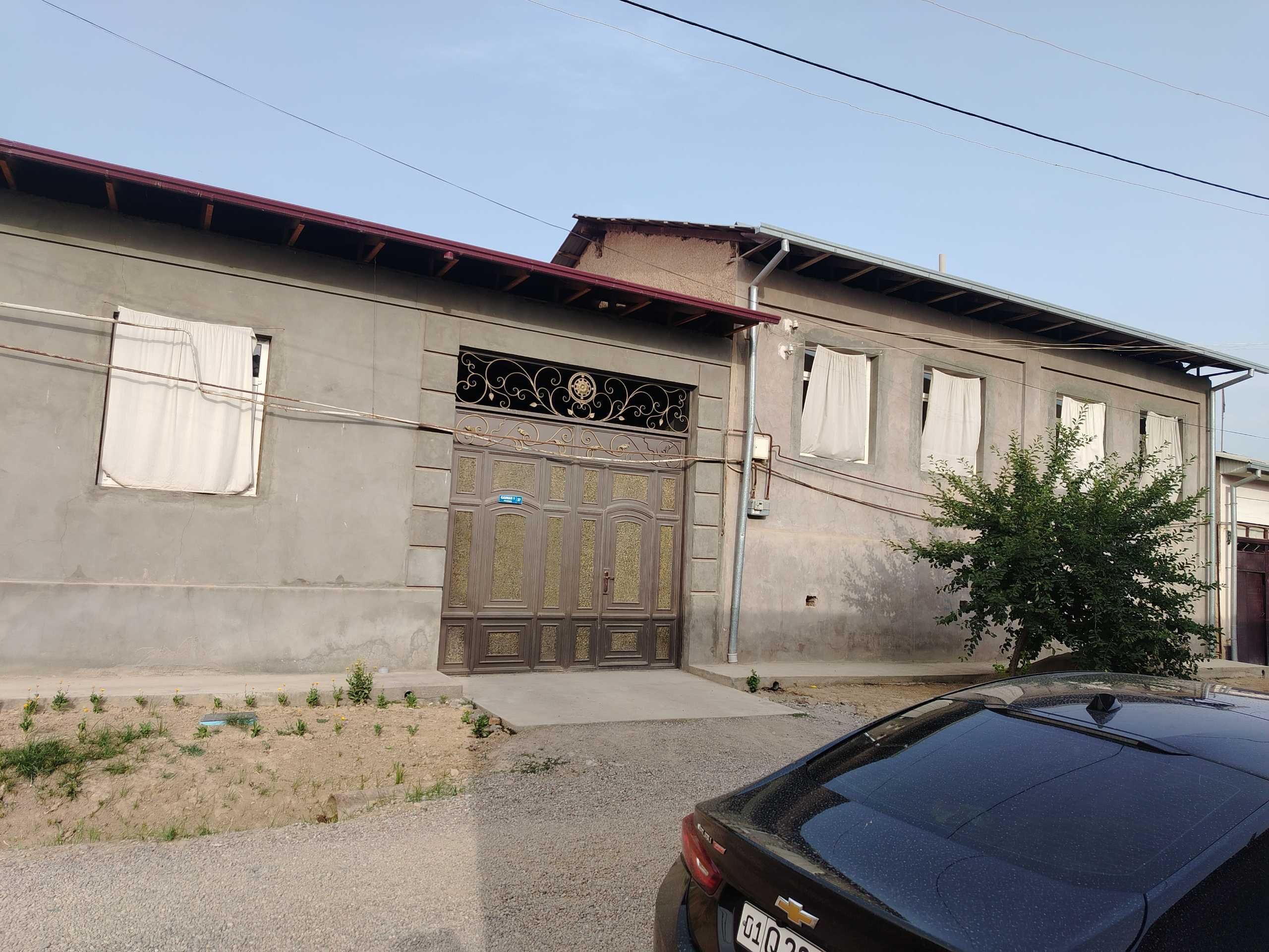 Uy hovli sotiladi o'zimizniki Maklermasmiz