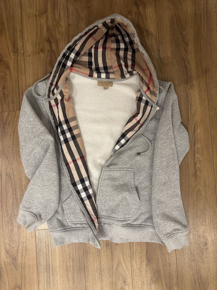 Burberry sweatshirt