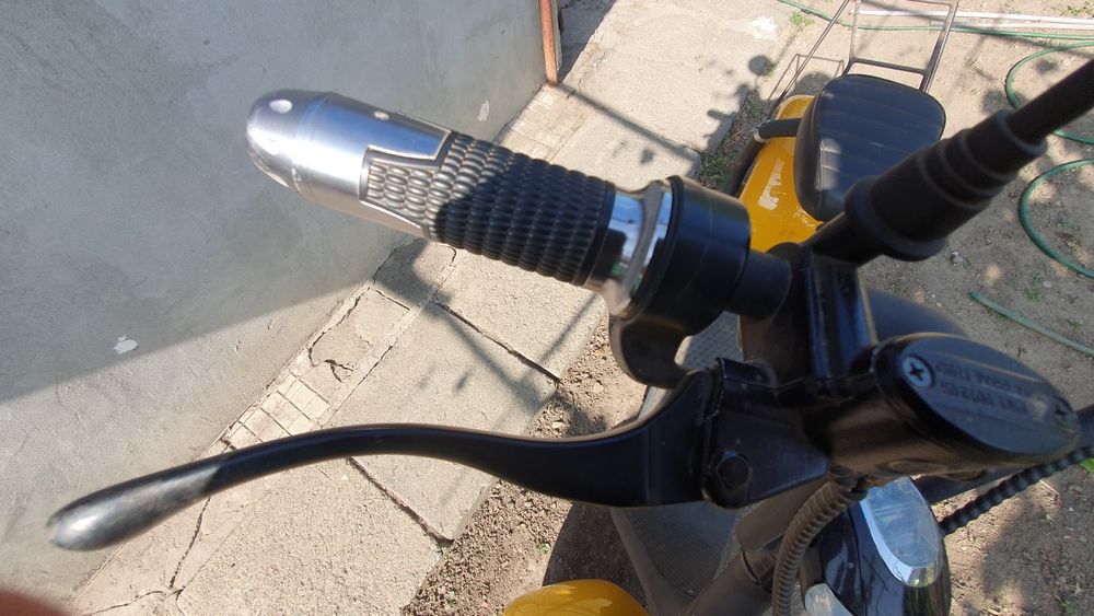 Scuter electric puțin folosit