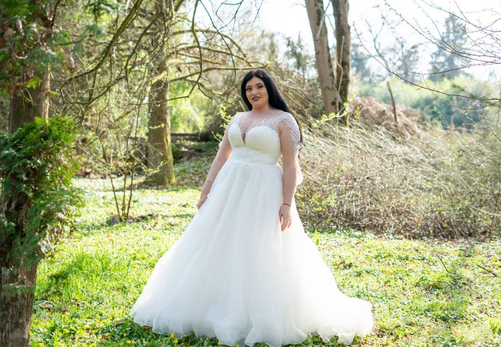 Rochie mireasa superba