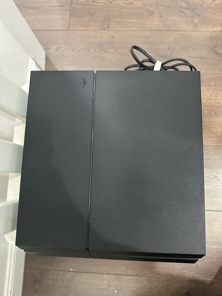 Продам PS4