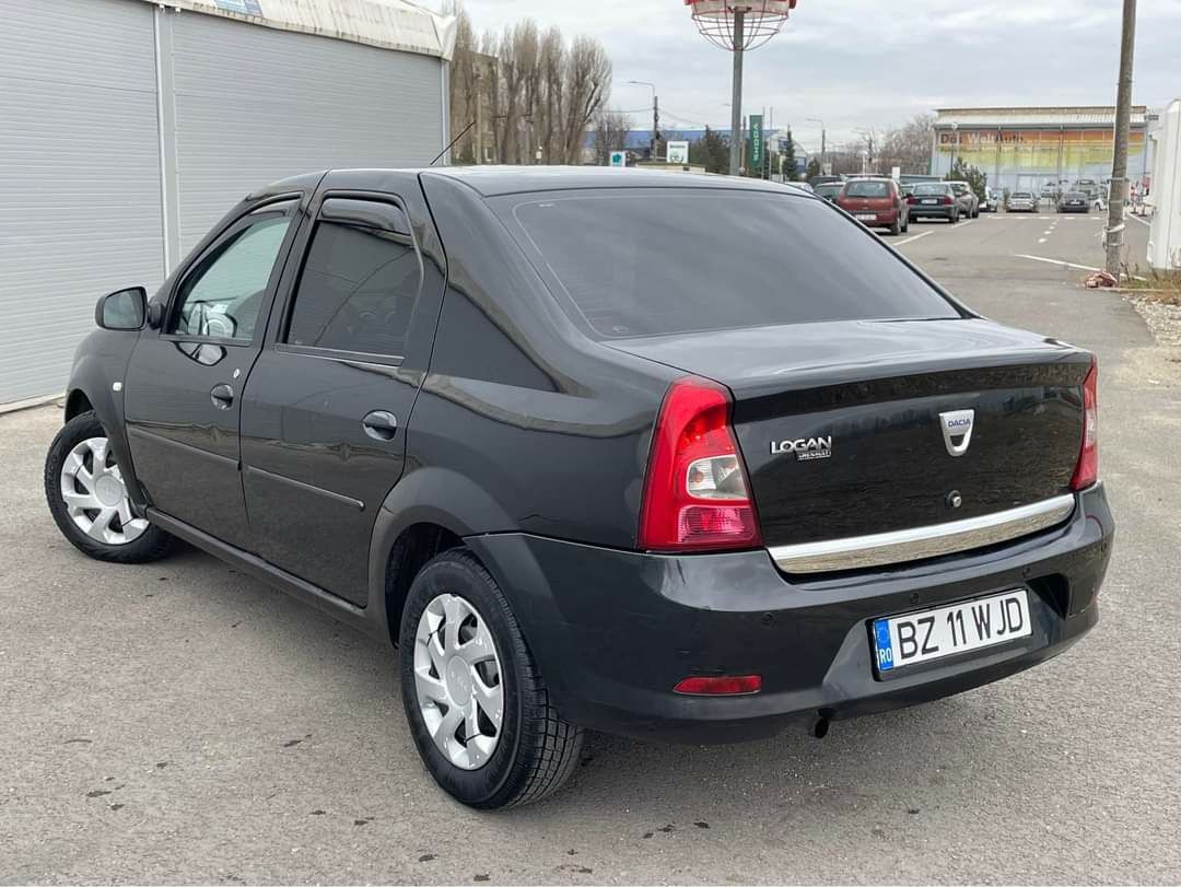 Dacia Logan 1.2 benzină și GPL  An 2012 in stare bună