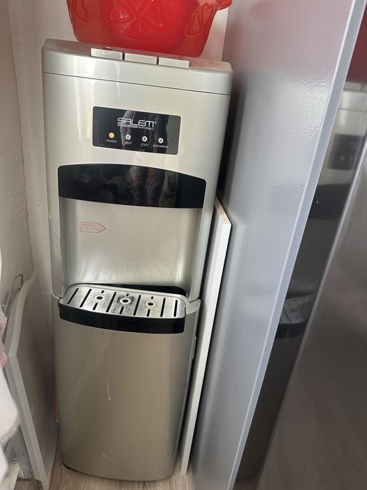 Продам диспенсер для воды