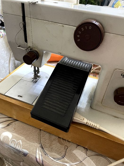 Tikuv mashinasi sotiladi!