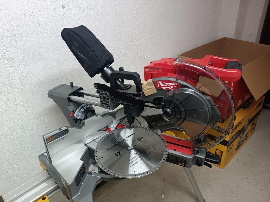 Fierastrau stationar milwaukee m18 305mm