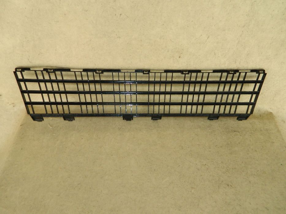 Grila centrala dintre proiectoare, Renault Clio 3 GT  /RS, 2008, 2009, 2010, 2011, 2012,, 2006236