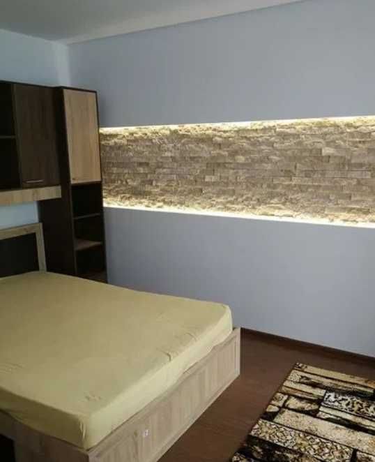 Дава се под наем Тристаен апартамент в Пловдив, Център - 88 кв.м за 321.3 € - Снимка #2