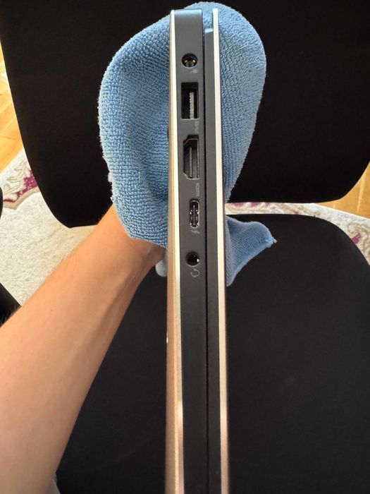 Vând LAPTOP DELL XPS 15-9560