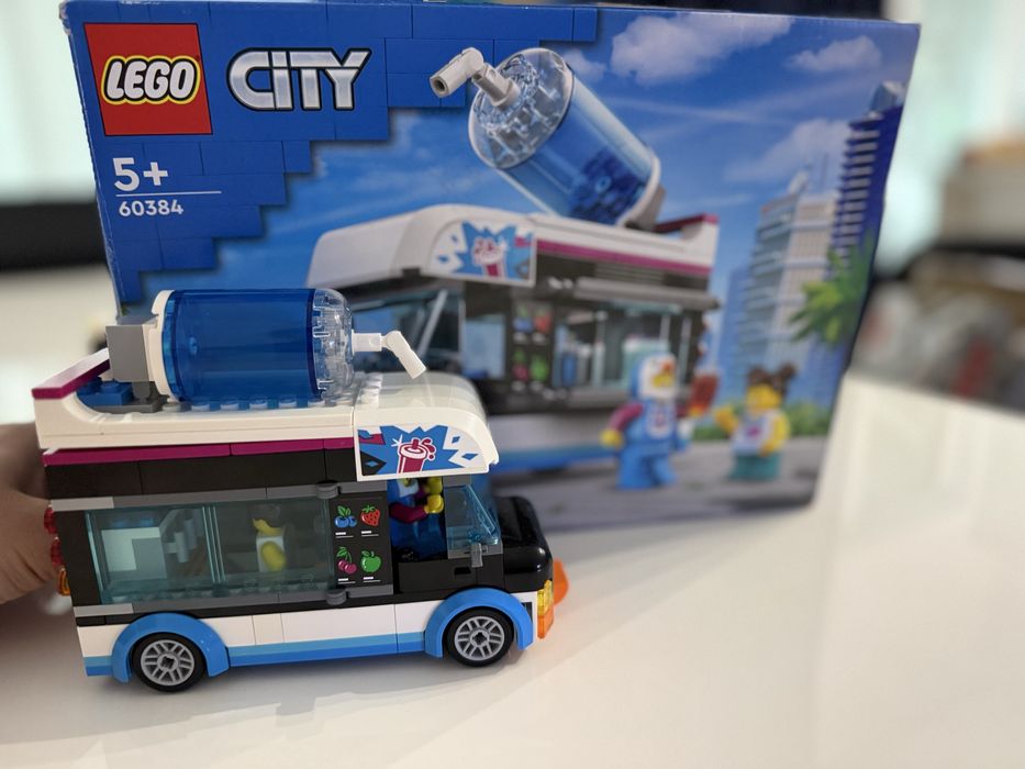 LEGO 5+ model 60384 Camioneta pinguin