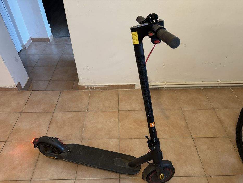 Trotineta electrica Xiaomi Mi Electric Scooter Pro 2
