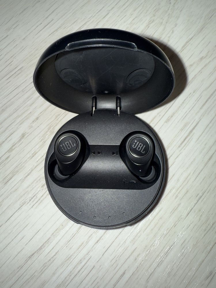 JBL casti wireless