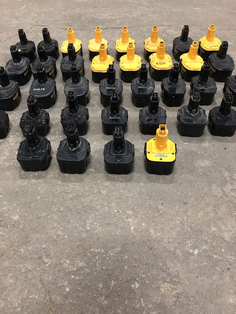 Батерии / неработещи / Dewalt - 12 V