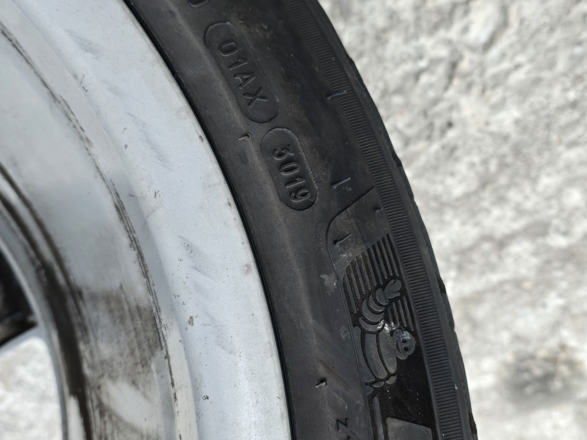 4 Броя 255/40/18 Michelin 6mm