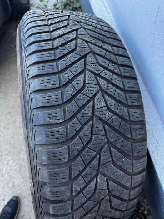 4 Jante cu anvelope iarna yokohama  jaguar f-pace 255/60/18