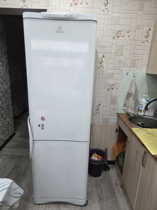 Продам холодильник Индезит рабочий