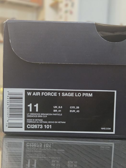 Nike AIR Force 1 Sage Low PRM 43