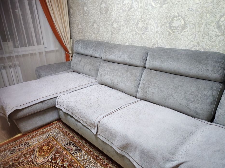 Диван угловой в хорошем состоянии
