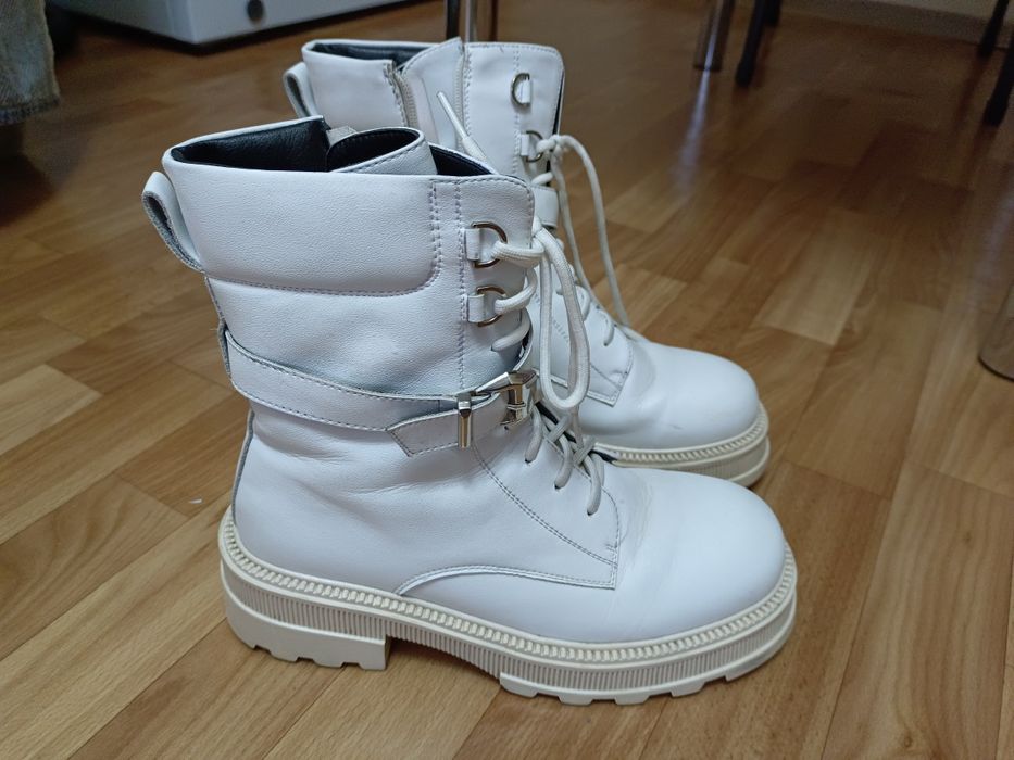 Продается зимние сапоги