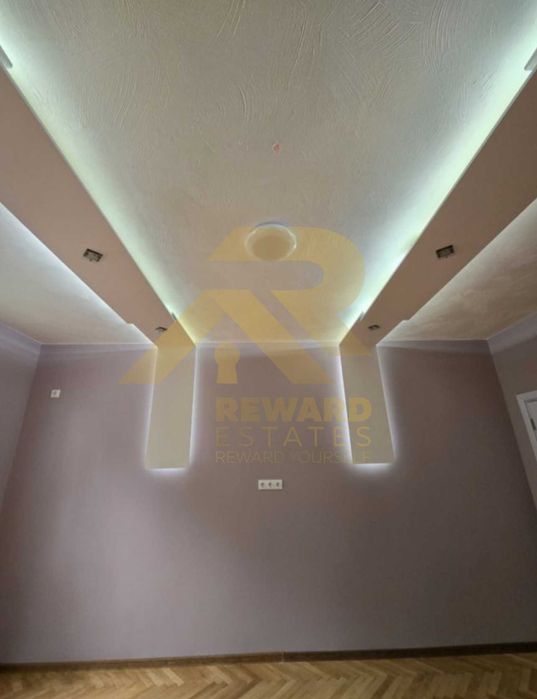 Продава се Двустаен апартамент в София, Център - 65 кв.м за 2247 €/кв.м - Снимка #2