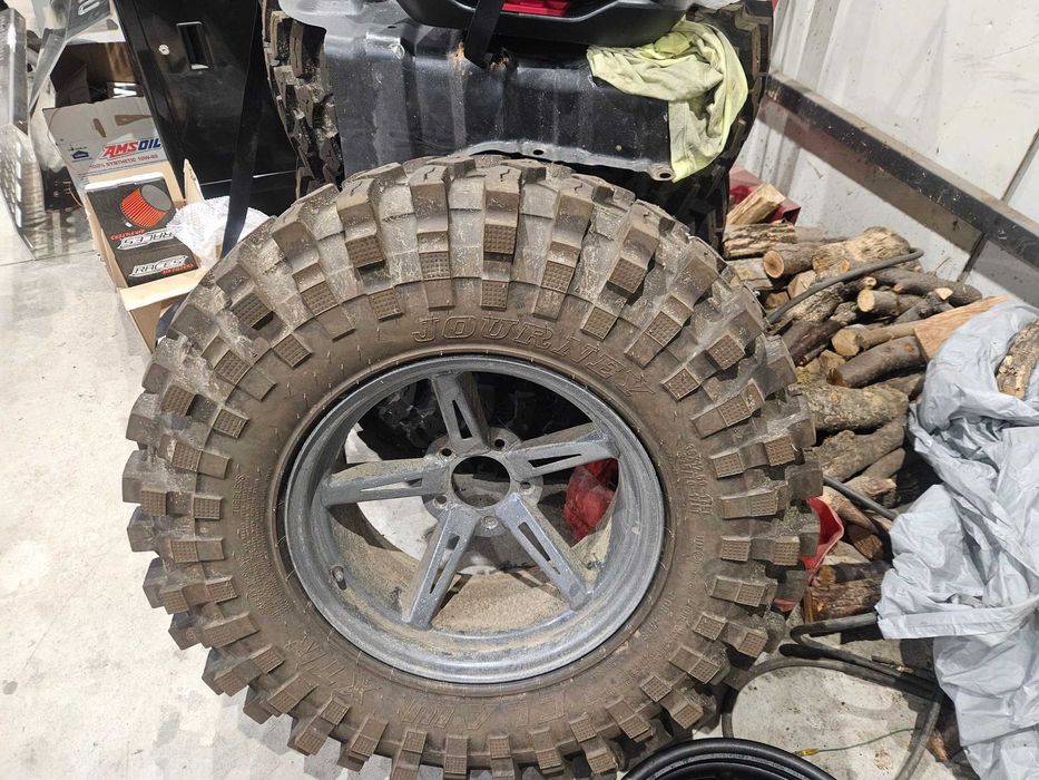 Гуми 35ци Journey Claw