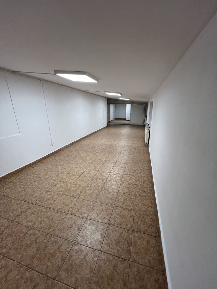 Inchiriez spatiu comercial zona Rovine.