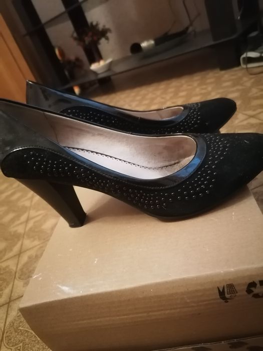 Продам туфли на каблуке, лодочки