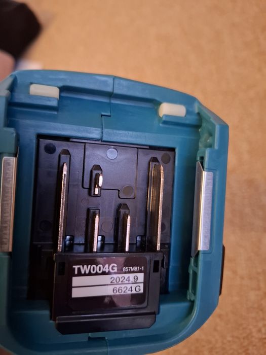 Makita impact 40 v TW004G 350 nm doar corp