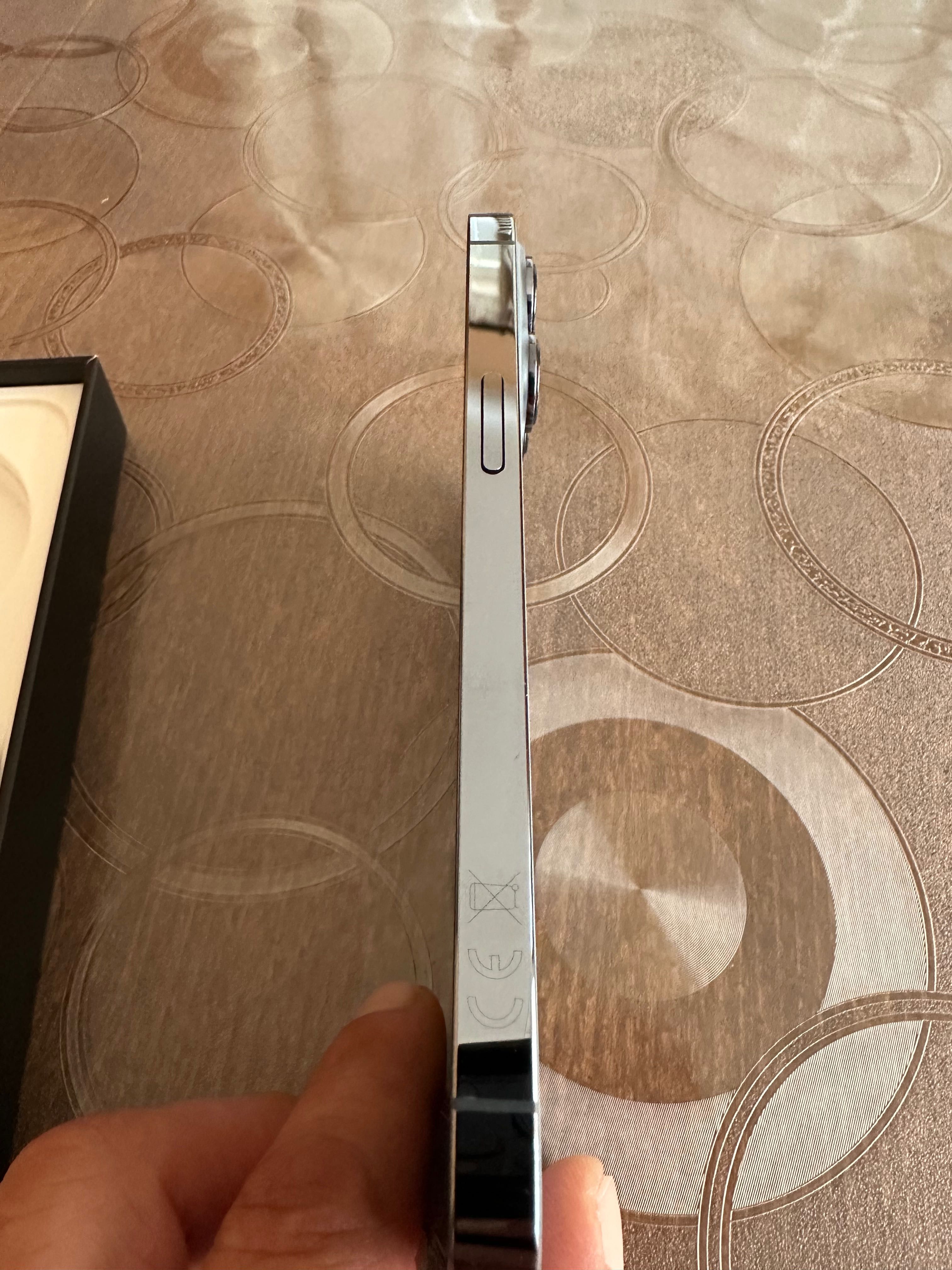 Продавам Iphone 13 Pro