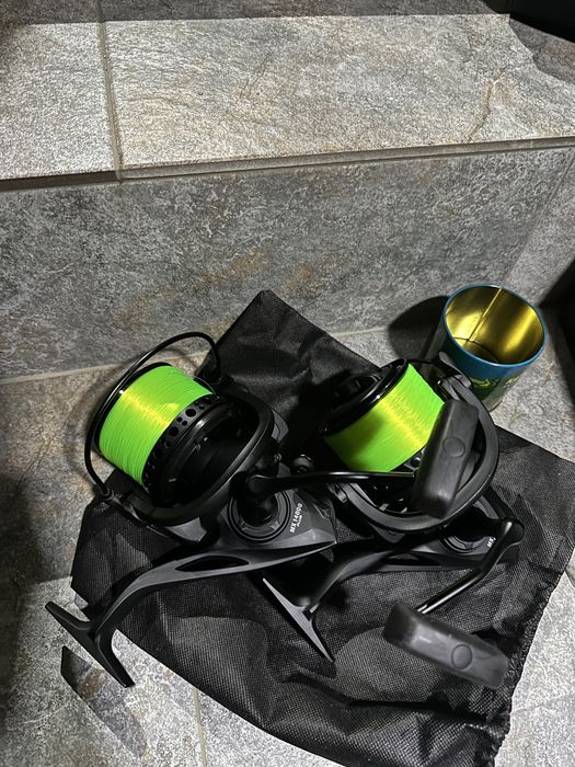 Vand doua mulinete hakuyo 14000 plus