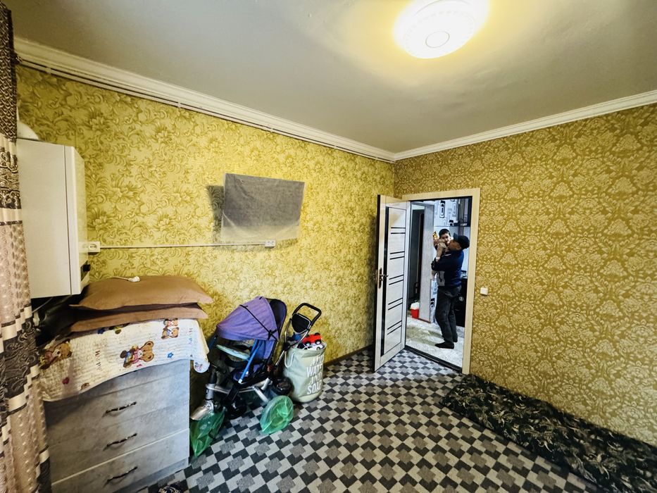 Шахар марказидан квартира сотилади