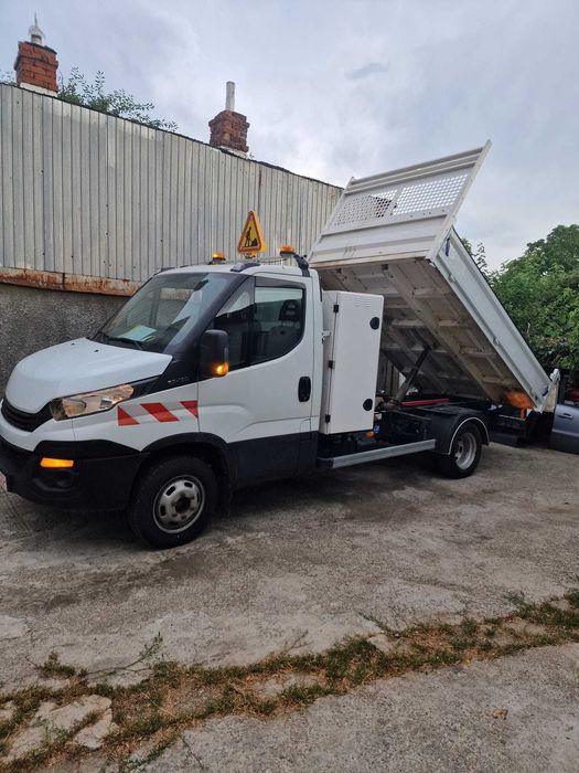 Miniexcavator de inchiriat