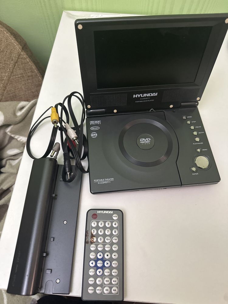 Hyundai portable dvd player