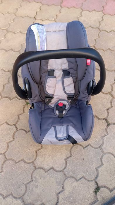 Scoica bebe auto
