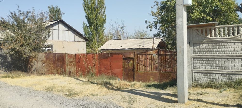 Dacha sotiladi yengi toshmi  26.000 Дачный участок