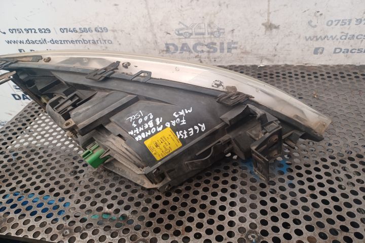 Far stanga Ford Mondeo MK3 [2000 - 2003] Sedan 1.8 MT (125 hp)