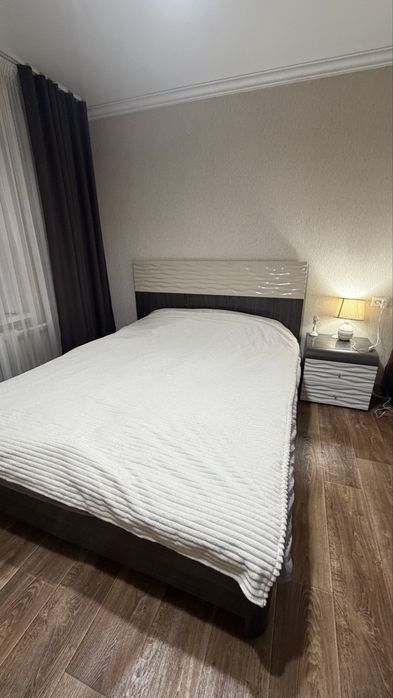 Продам спальный гарнитур