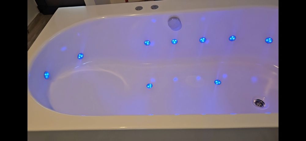 Cada hidromasaj/jacuzzi