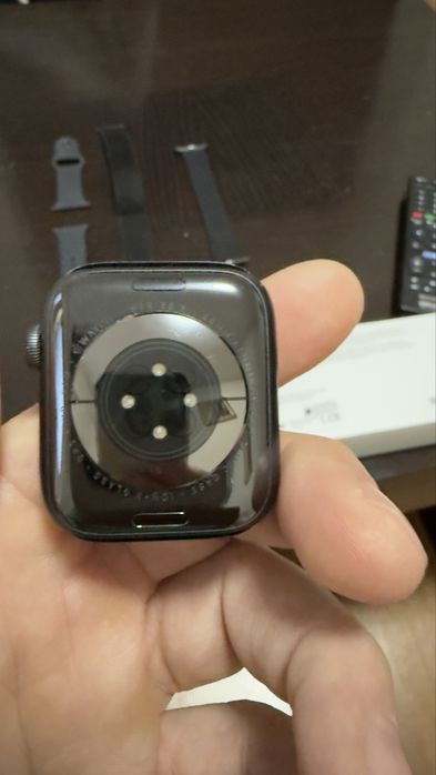 Aplle watch 6 44 mm space gray aluminum case