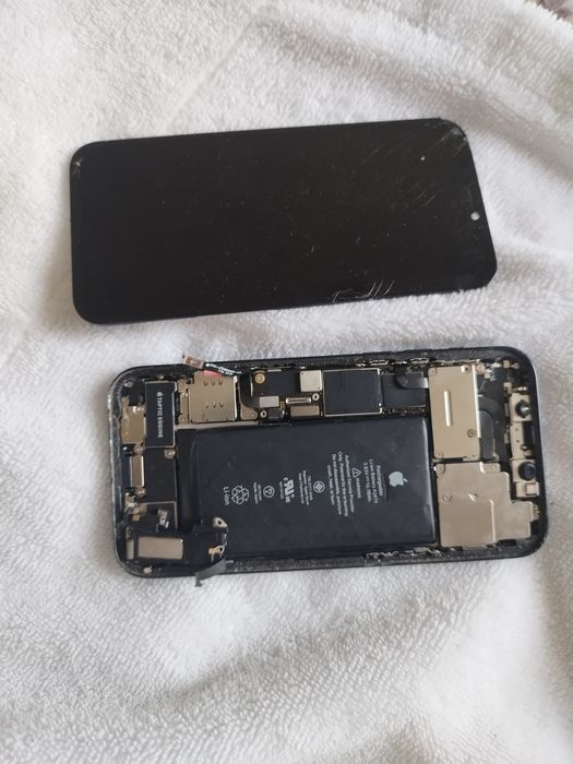 iPhone 12 на разбор