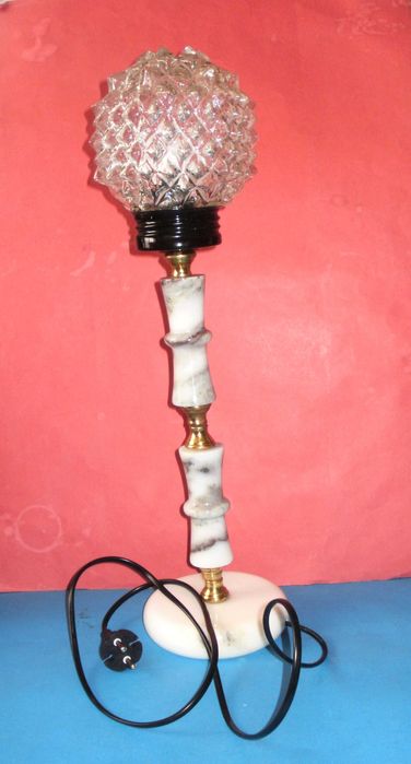 Нова настолна винтидж мраморна лампа с глобус и h=53см