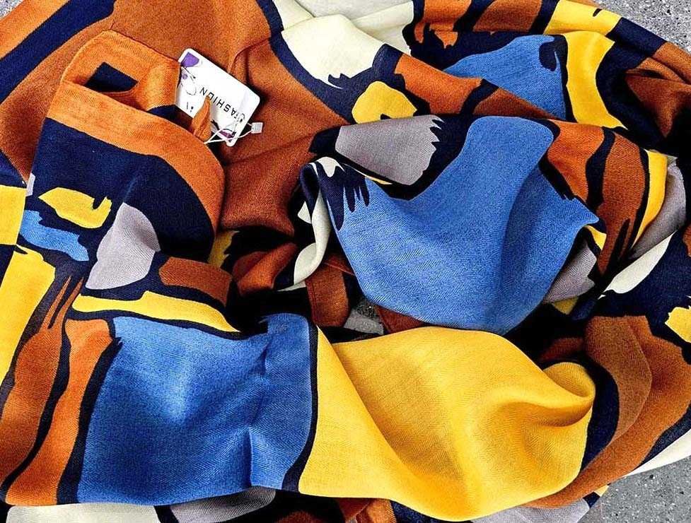 Елегантни дамски шалове