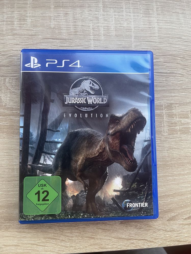 Vand Jurassic World Evolution pentru Ps4